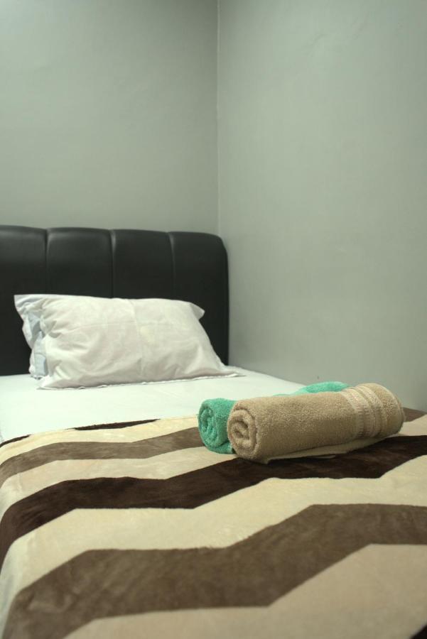 Argya Guesthouse ยอกยาการ์ตา ภายนอก รูปภาพ