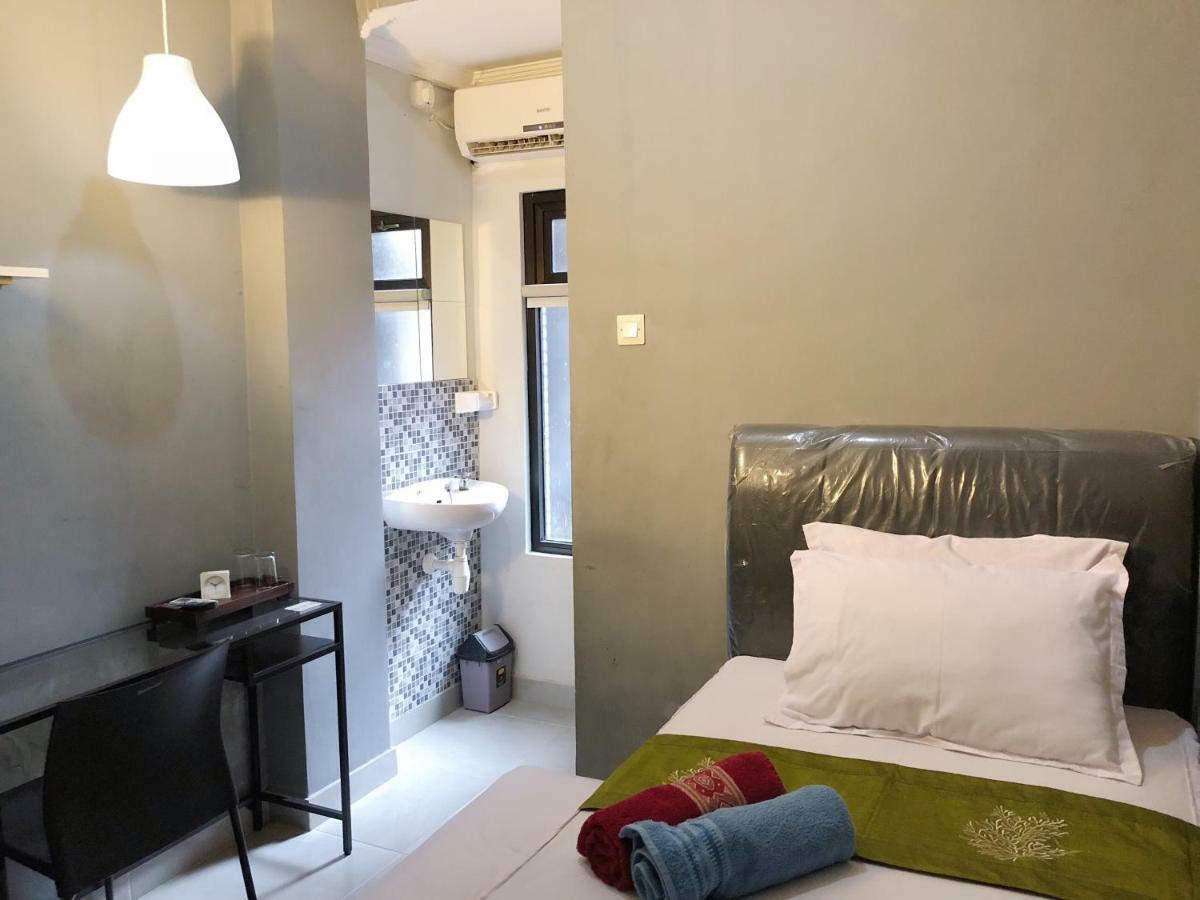 Argya Guesthouse ยอกยาการ์ตา ภายนอก รูปภาพ