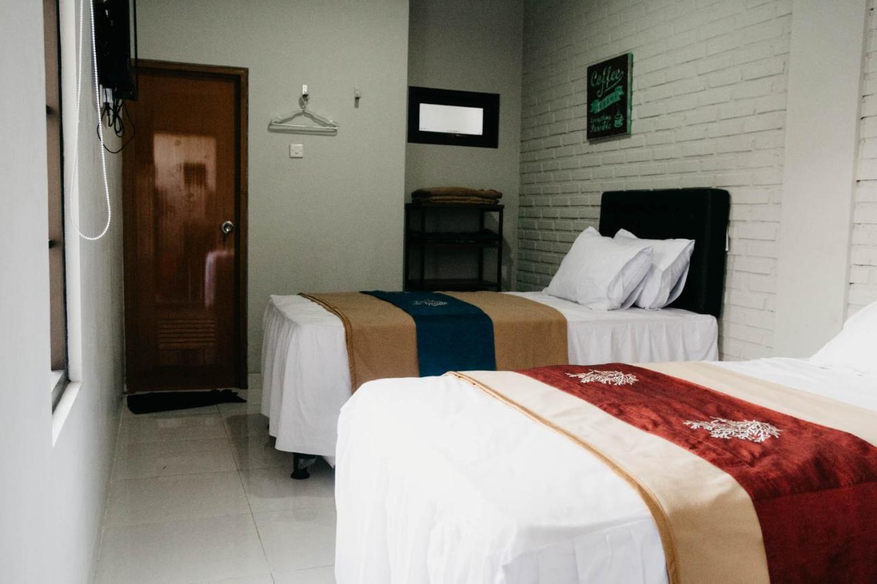 Argya Guesthouse ยอกยาการ์ตา ภายนอก รูปภาพ